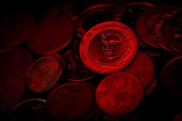 divida-publica-federal-recua-0,87%-e-fica-a-r$-7,25-tri-em-janeiro