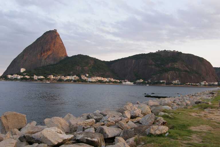gnaisse-facoidal-e-a-primeira-rocha-brasileira-a-ser-considerada-patrimonio