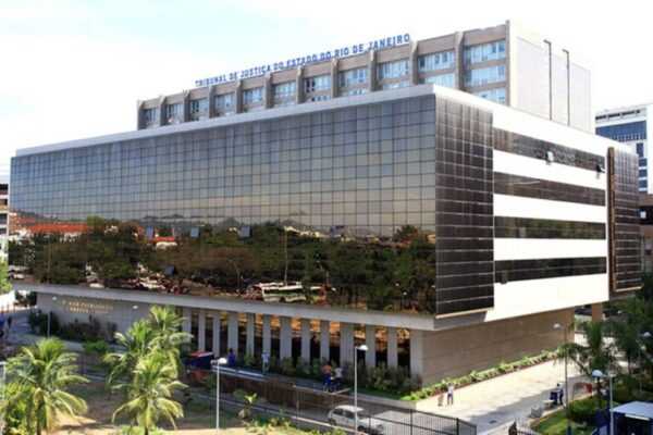 justica-confunde-nome-e-merendeiro-inocente-e-preso-no-rio