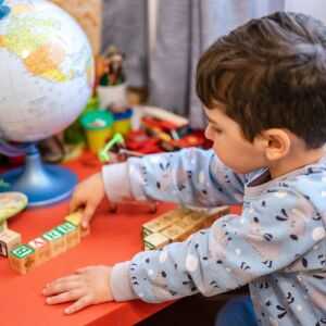 cidade-do-litoral-de-sp-e-premiada-por-excelencia-na-alfabetizacao-infantil