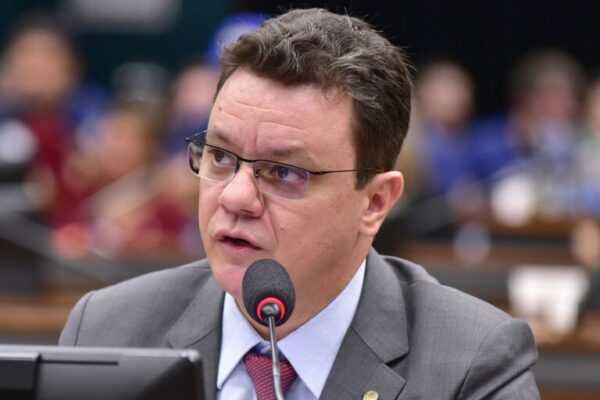 camara-vota-indicacao-de-ministro-do-tcu-em-teste-de-forca-para-motta