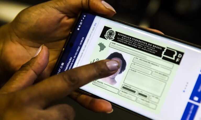 cerca-de-20-mil-motoristas-tem-renovacao-automatica-da-cnh-na-baixada-santista