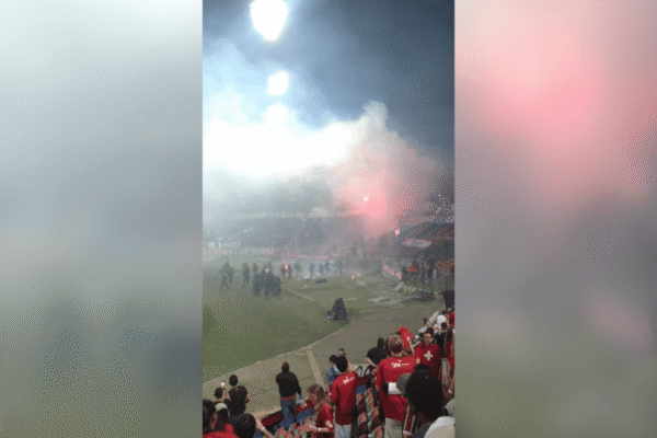 conmebol-define-punicao-para-medellin-por-caos-em-jogo-contra-flamengo
