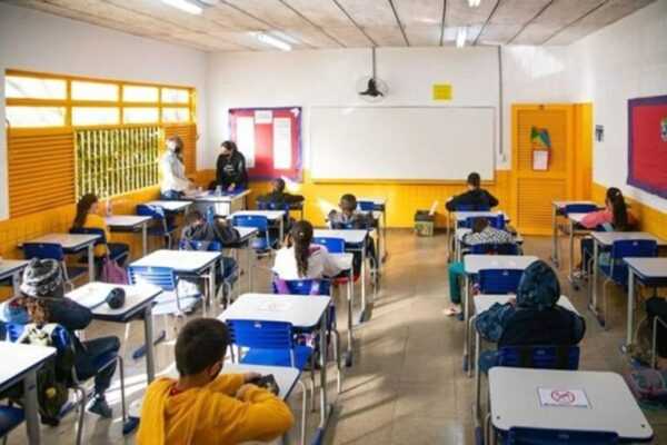 cnu-dos-professores:-65%-dos-participantes-atingem-nota-de-proficiencia