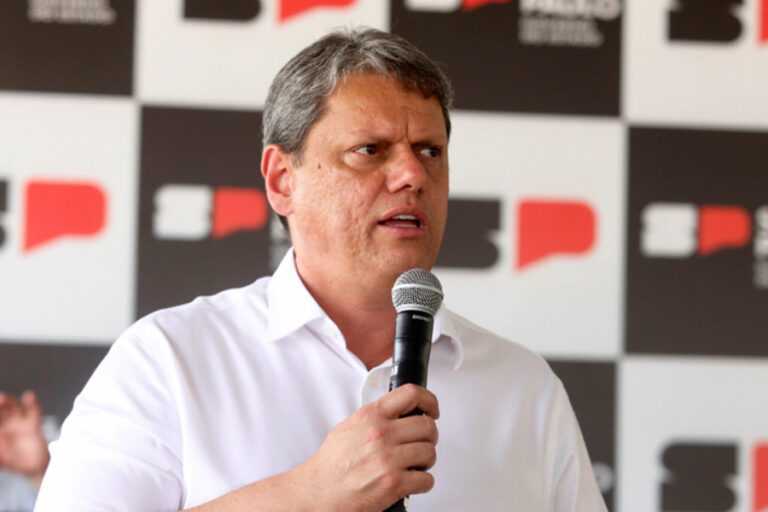 Governador inaugura hospital e participa de entregas durante visita à área nesta quinta governador-inaugura-hospital-e-participa-de-entregas-durante-visita-a-regiao-nesta-quinta