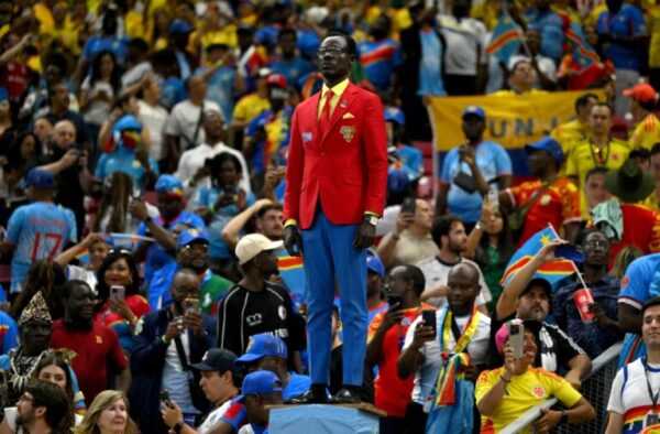 torcedor-estatua-da-rd-congo-escreve-carta-emocionante-apos-eliminacao