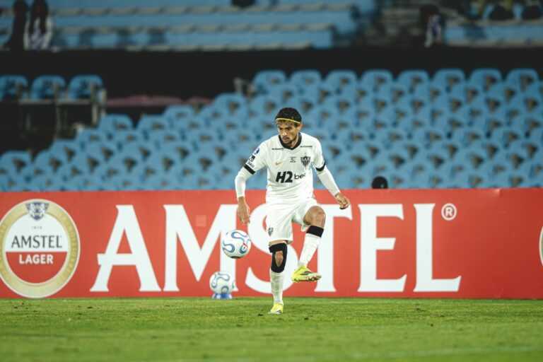 atletico-mg-confirma-lesao-de-gustavo-scarpa,-que-desfalca-a-equipe