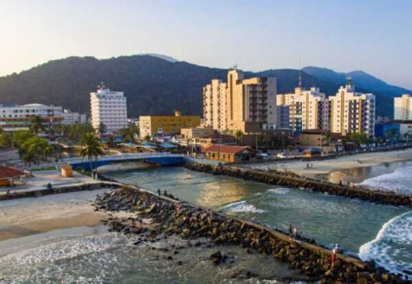 veranico:-saiba-quais-praias-da-baixada-santista-estao-proprias-para-banho